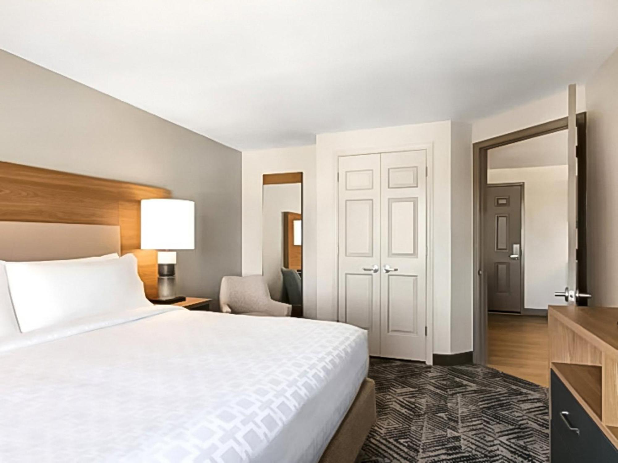 Candlewood Suites Champaign-Urbana University Area By Ihg Exterior photo